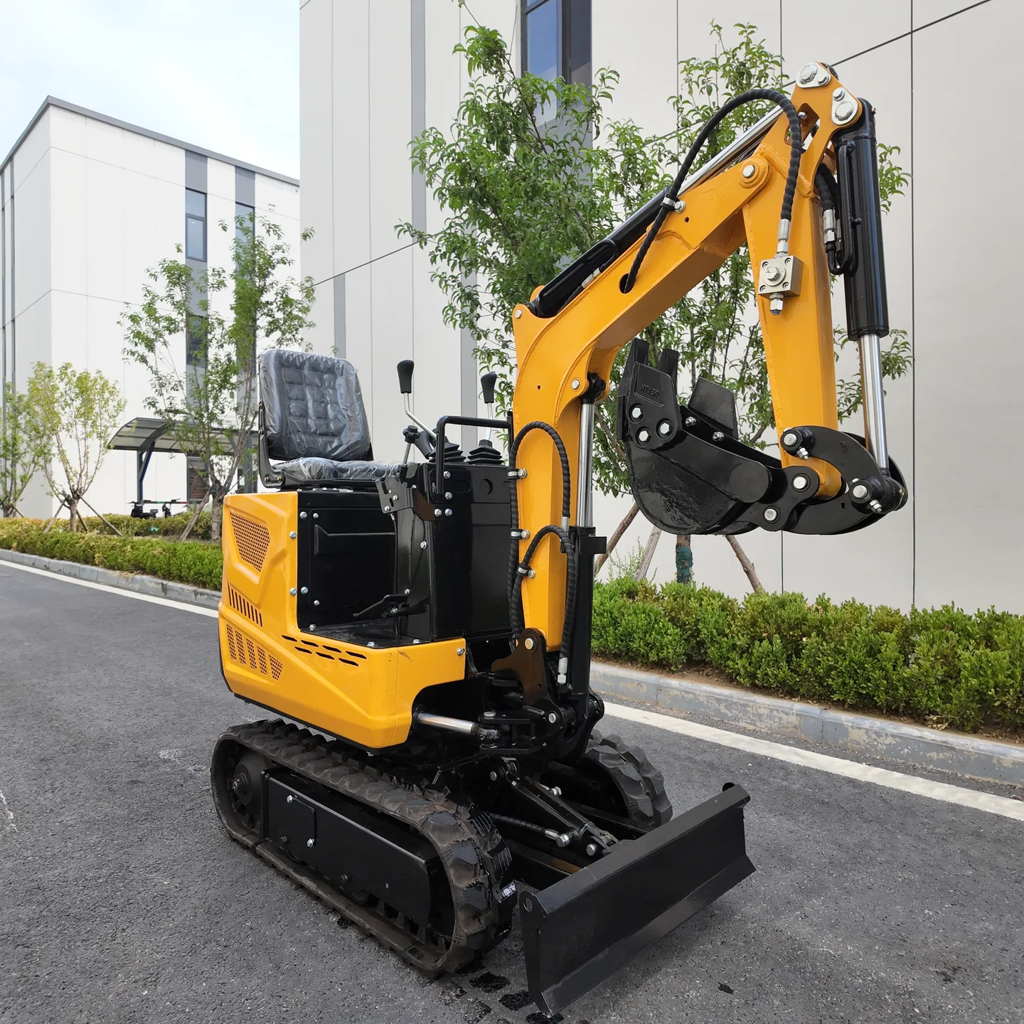 TC06 Mini Excavator — 1