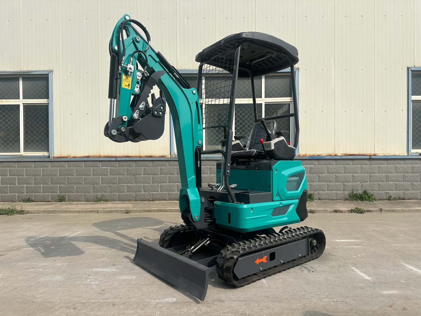 ME18-2 Mini Excavator — 1