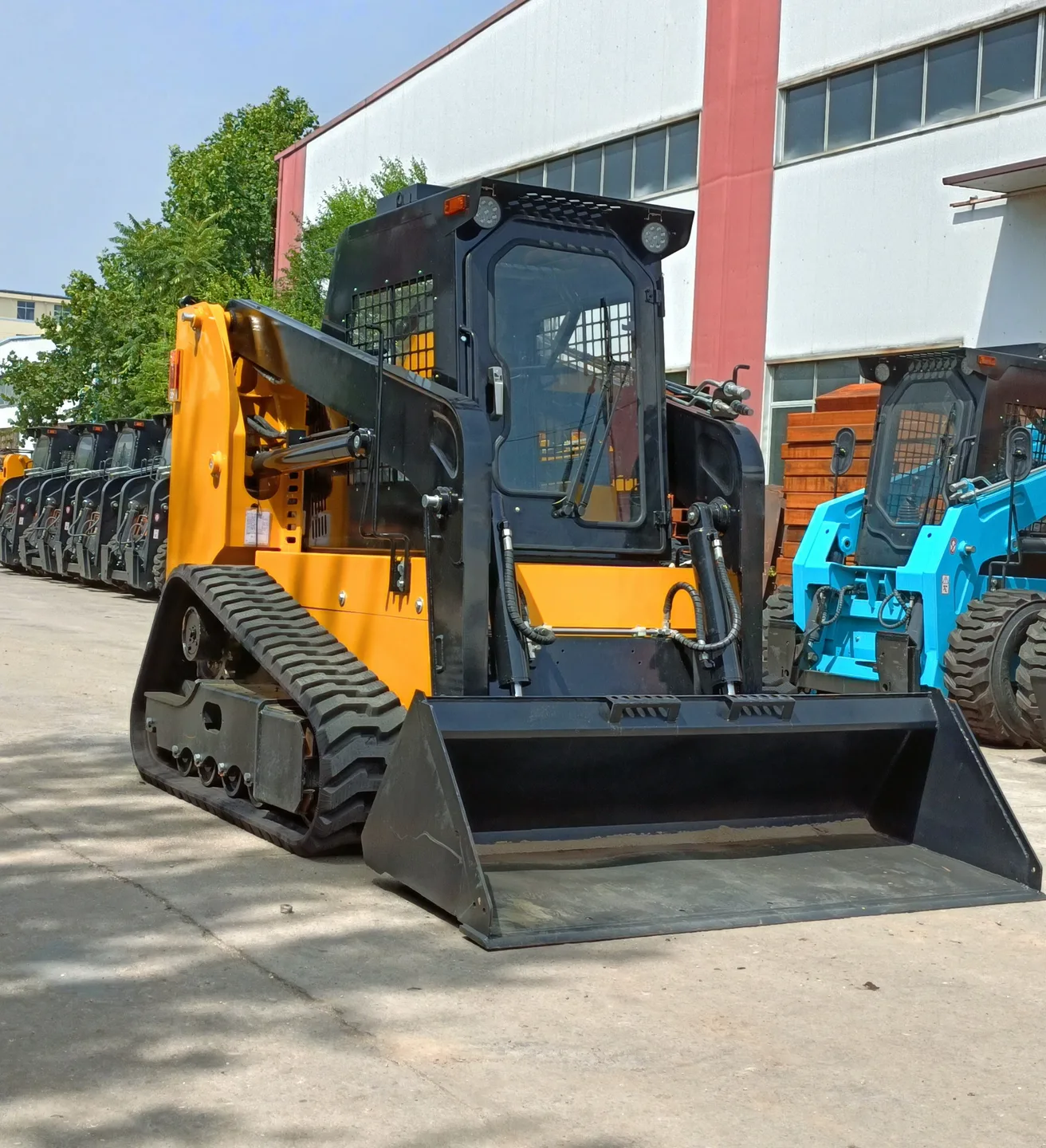 TS100 履带式滑移装载机 — 1